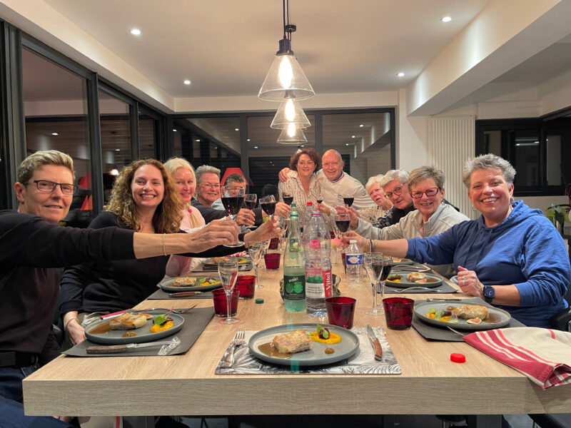 11-day Specialty tour guests at home for dinner in Loire Valley