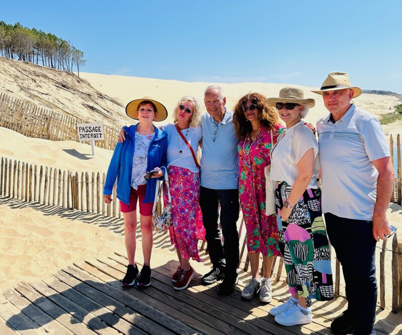 Bordeaux tour guests enjoying lunch with a view of Pyla dune and Arcachon basin 